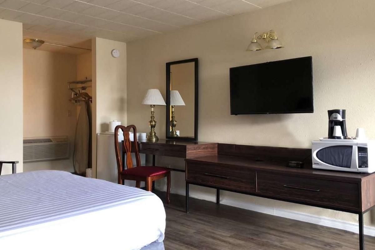 Knights Inn Fort Erie Bagian luar foto