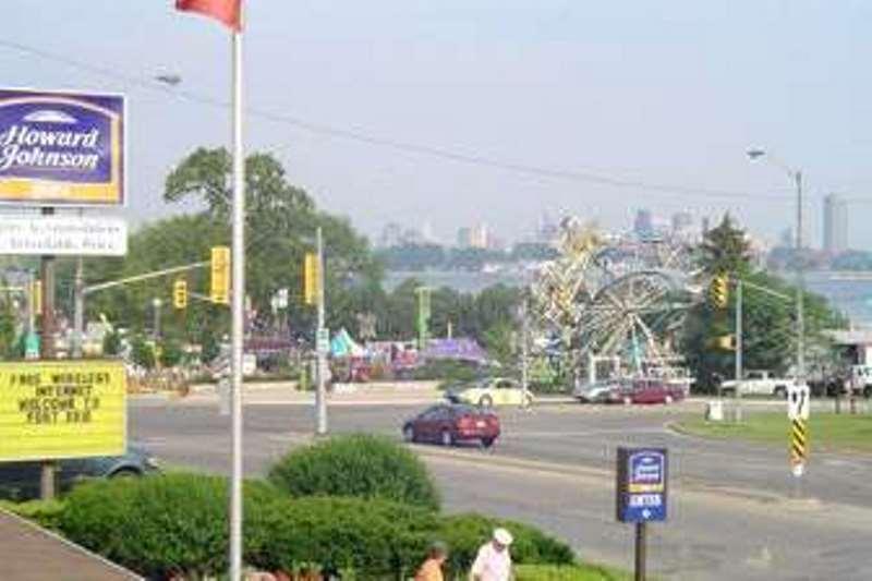 Knights Inn Fort Erie Bagian luar foto